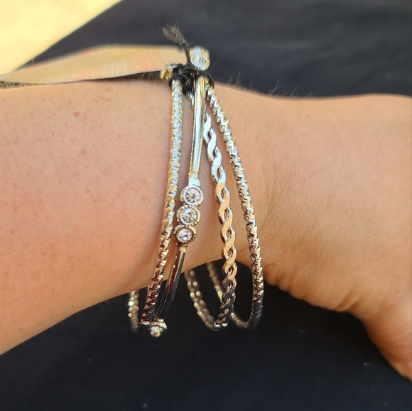 Bracelets - Picture 2 of 3